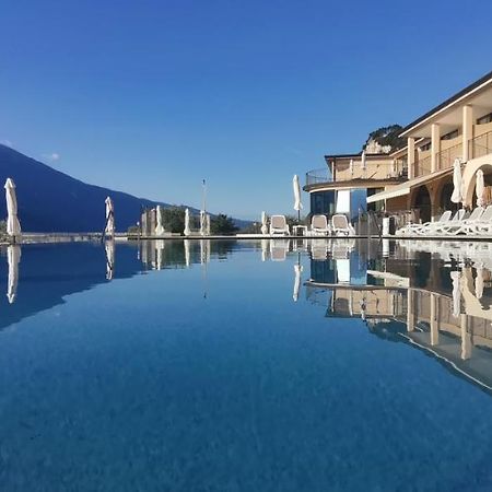 Hotel Mercedes Лимоне-суль-Гарда Экстерьер фото