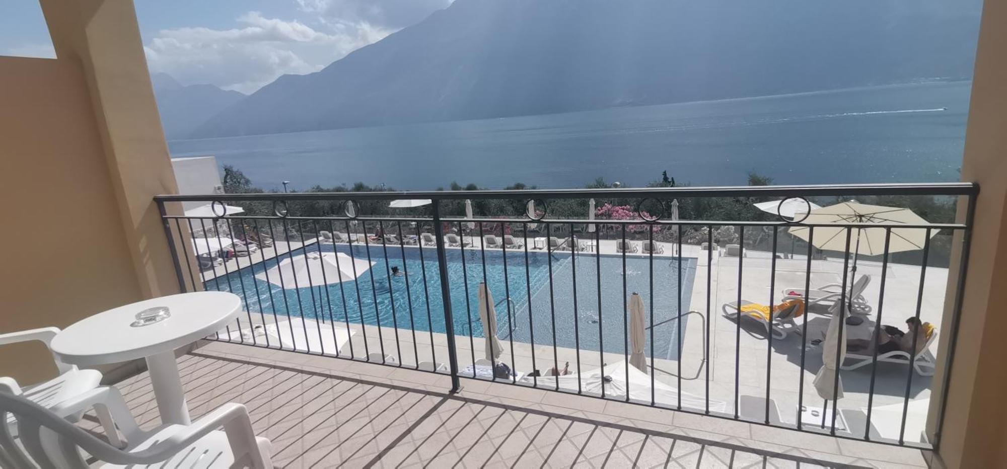 Hotel Mercedes Лимоне-суль-Гарда Номер фото