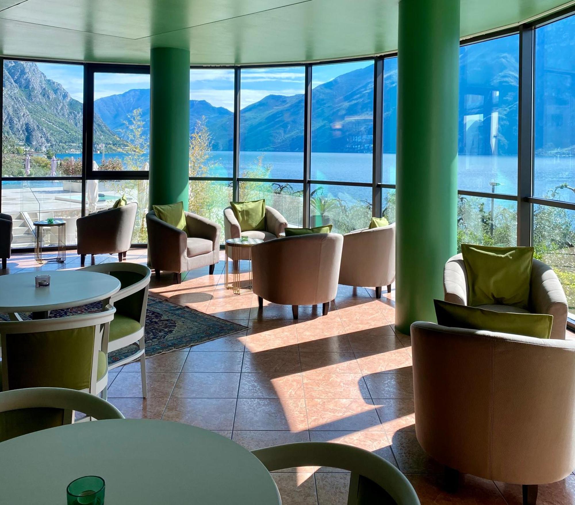 Hotel Mercedes Лимоне-суль-Гарда Экстерьер фото