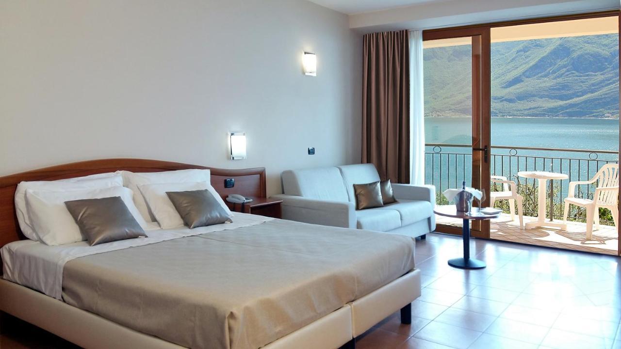 Hotel Mercedes Лимоне-суль-Гарда Экстерьер фото